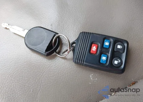 2004 Ford Freestar Limited z USA, uszkodzony, nr VIN 2FMDA58294BA38067